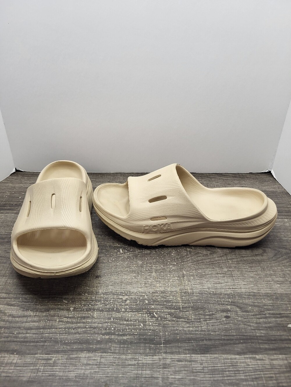 Hoka One One Ora Recovery Slide 3 Women’s Size 7 US Cream Summer Beach